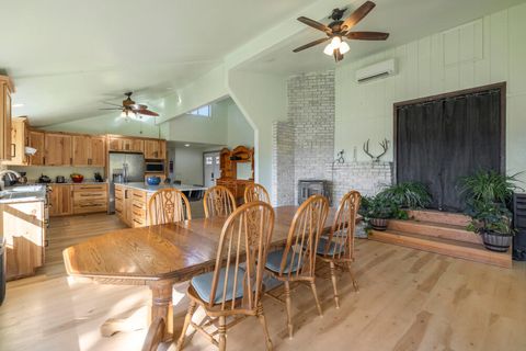 Tiny photo for 2411 Vermont Street, Klamath Falls, OR 97603 (MLS # 220211172)