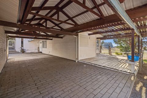 Tiny photo for 2411 Vermont Street, Klamath Falls, OR 97603 (MLS # 220211172)