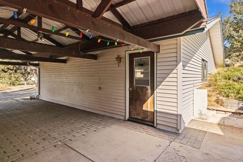 Tiny photo for 2411 Vermont Street, Klamath Falls, OR 97603 (MLS # 220211172)