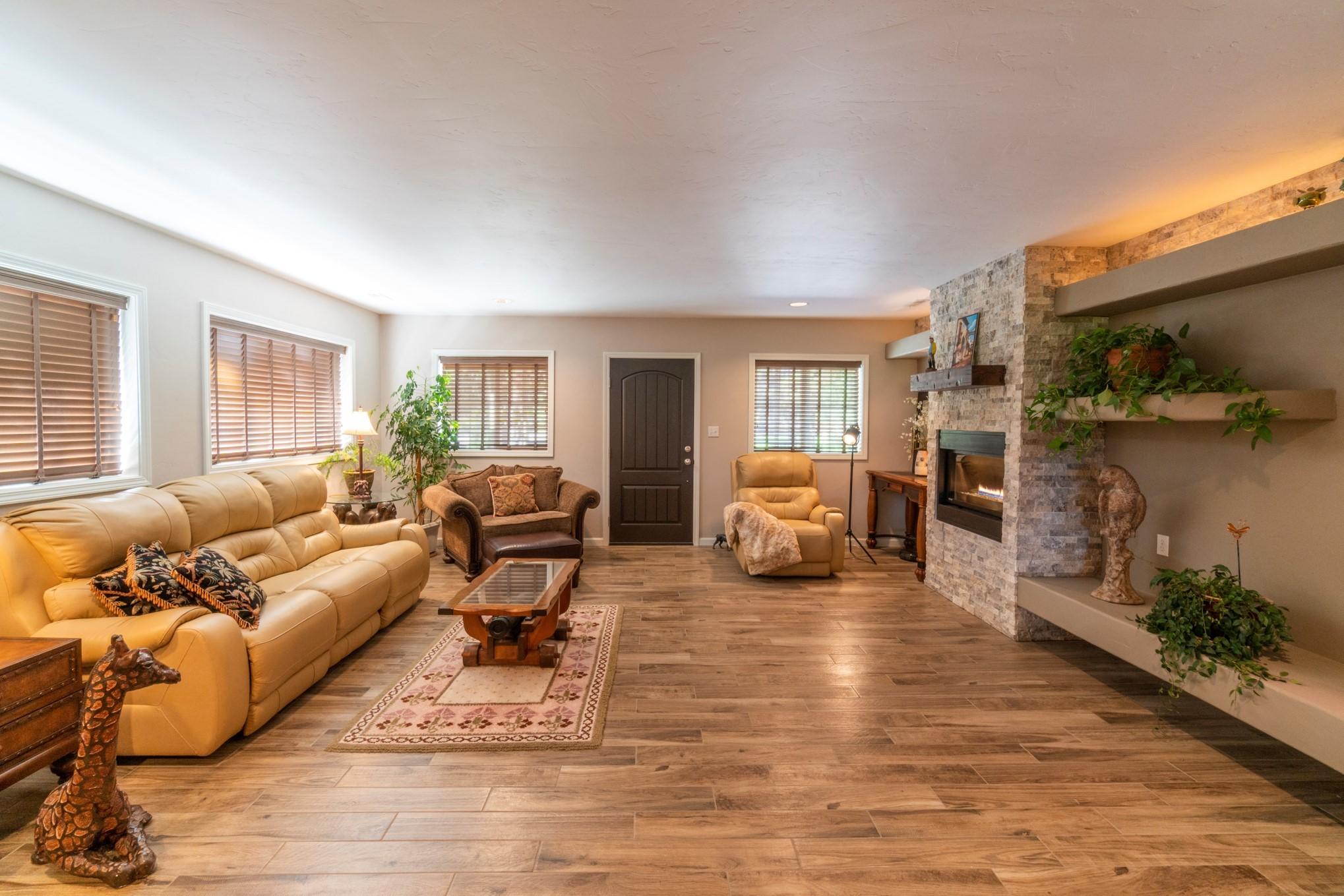 Horseshoe Acres - Residential