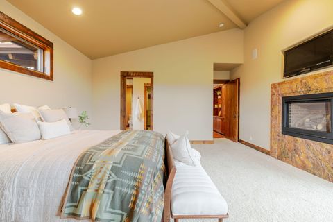 Tiny photo for 16497 SW Ranchview Road, Powell Butte, OR 97753 (MLS # 220222150)