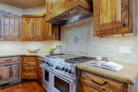 Tiny photo for 16497 SW Ranchview Road, Powell Butte, OR 97753 (MLS # 220222150)