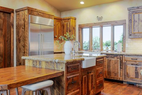Tiny photo for 16497 SW Ranchview Road, Powell Butte, OR 97753 (MLS # 220222150)