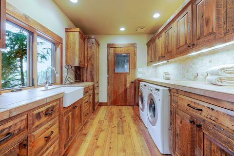 Tiny photo for 16497 SW Ranchview Road, Powell Butte, OR 97753 (MLS # 220222150)