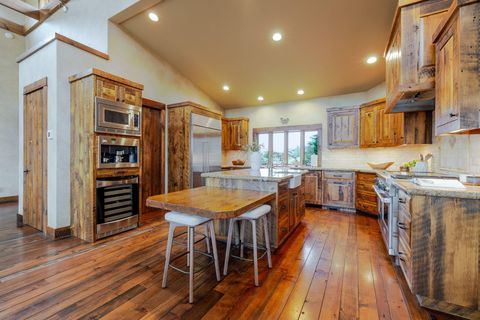 Tiny photo for 16497 SW Ranchview Road, Powell Butte, OR 97753 (MLS # 220222150)