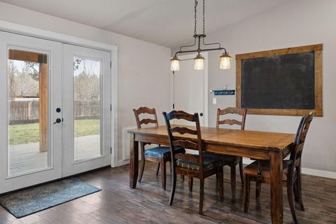 Tiny photo for 64564 Riverview Avenue, Bend, OR 97703 (MLS # 220212349)