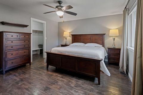 Tiny photo for 64564 Riverview Avenue, Bend, OR 97703 (MLS # 220212349)