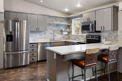 Tiny photo for 64564 Riverview Avenue, Bend, OR 97703 (MLS # 220212349)