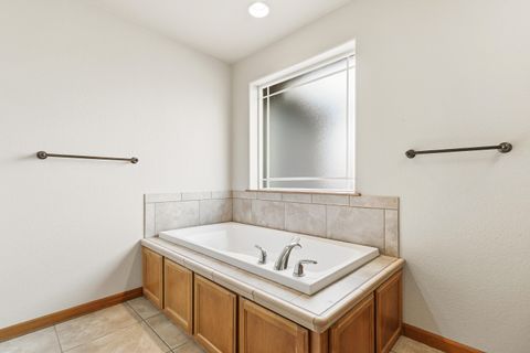 Tiny photo for 602 Barton Road, Eagle Point, OR 97524 (MLS # 220219412)