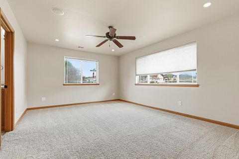 Tiny photo for 602 Barton Road, Eagle Point, OR 97524 (MLS # 220219412)