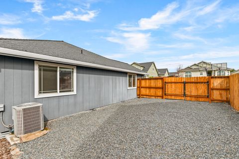 Tiny photo for 602 Barton Road, Eagle Point, OR 97524 (MLS # 220219412)