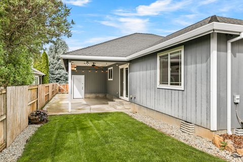 Tiny photo for 602 Barton Road, Eagle Point, OR 97524 (MLS # 220219412)