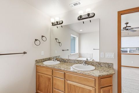 Tiny photo for 602 Barton Road, Eagle Point, OR 97524 (MLS # 220219412)