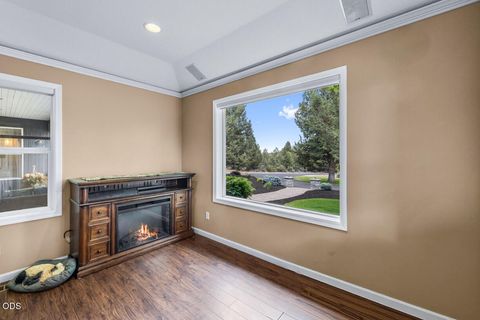 Tiny photo for 64629 Horseman Lane, Bend, OR 97703 (MLS # 220223455)