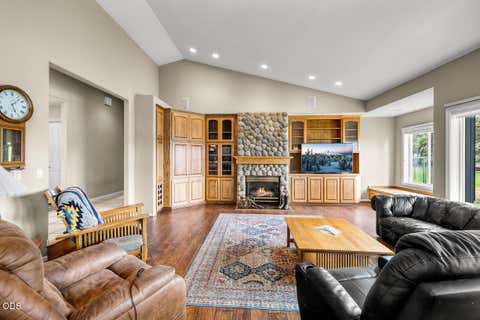 Tiny photo for 64629 Horseman Lane, Bend, OR 97703 (MLS # 220223455)