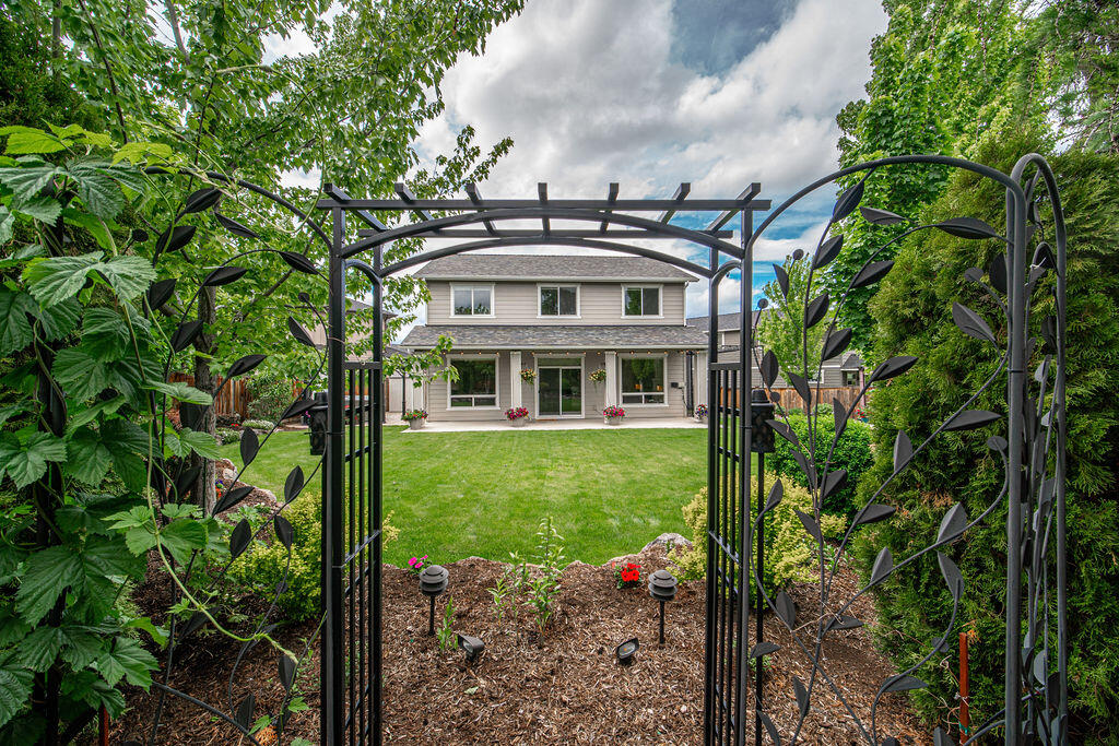 Alpenglow Estates S - Residential