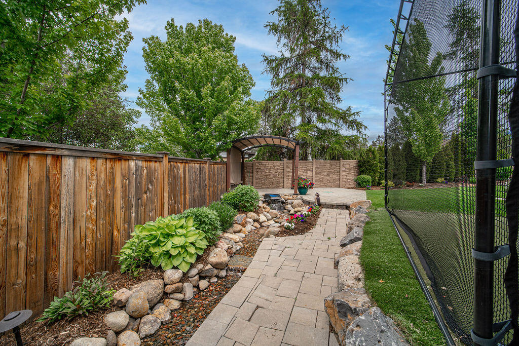 Alpenglow Estates S - Residential