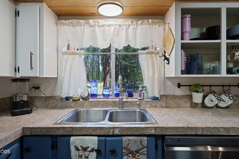 Tiny photo for 15715 Camino De Oro Avenue, La Pine, OR 97739 (MLS # 220225013)
