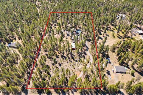 Tiny photo for 15715 Camino De Oro Avenue, La Pine, OR 97739 (MLS # 220225013)