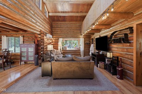 Tiny photo for 15715 Camino De Oro Avenue, La Pine, OR 97739 (MLS # 220225013)