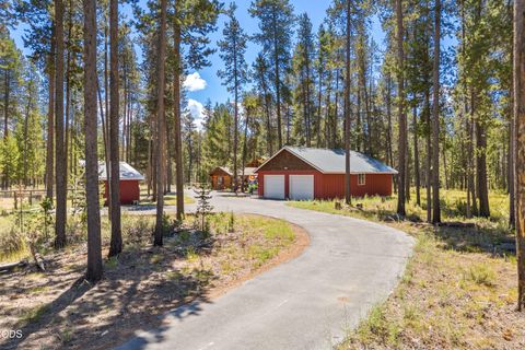 Tiny photo for 15715 Camino De Oro Avenue, La Pine, OR 97739 (MLS # 220225013)