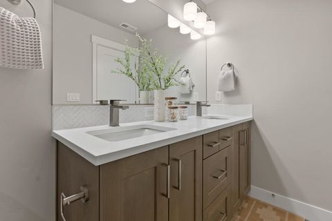 Tiny photo for 20893 SE Denver Drive, Bend, OR 97702 (MLS # 220214941)