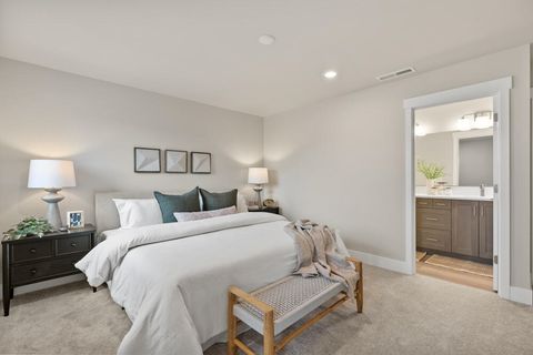 Tiny photo for 20893 SE Denver Drive, Bend, OR 97702 (MLS # 220214941)