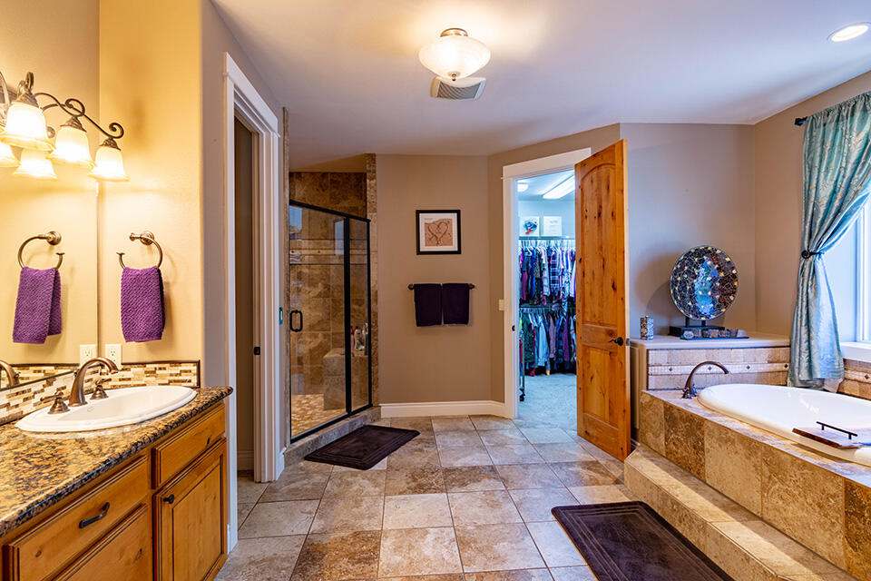 Majestic Ridge - Residential