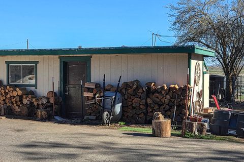 Tiny photo for 10852 Oregon 66, Klamath Falls, OR 97601 (MLS # 220219758)