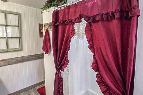 Tiny photo for 10852 Oregon 66, Klamath Falls, OR 97601 (MLS # 220219758)