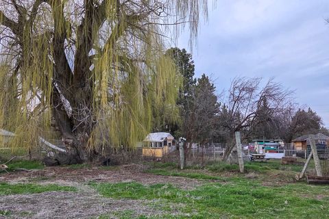 Tiny photo for 10852 Oregon 66, Klamath Falls, OR 97601 (MLS # 220219758)