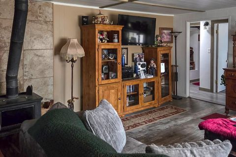 Tiny photo for 10852 Oregon 66, Klamath Falls, OR 97601 (MLS # 220219758)