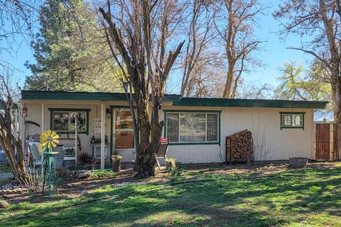 Tiny photo for 10852 Oregon 66, Klamath Falls, OR 97601 (MLS # 220219758)