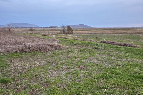 Tiny photo for 10852 Oregon 66, Klamath Falls, OR 97601 (MLS # 220219758)