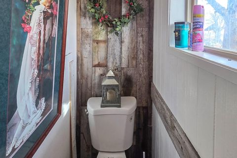 Tiny photo for 10852 Oregon 66, Klamath Falls, OR 97601 (MLS # 220219758)