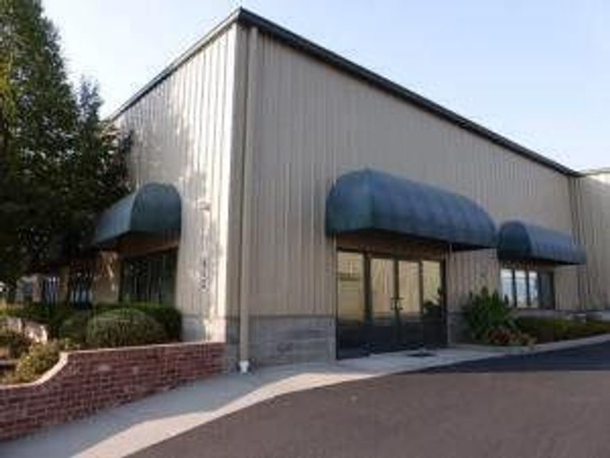 Located in an Industrial Park, access to downtown or I-5.  Office space has access to a conference room and kitchen.  Property has security cameras and parking is secured by fencing and gates.  One additional office is available #104.