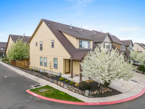 2813 SW Indian Circle Redmond OR 97756