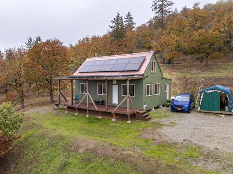 Tiny photo for 311 Grays Creek Road, Grants Pass, OR 97527 (MLS # 220211998)