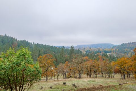 Tiny photo for 311 Grays Creek Road, Grants Pass, OR 97527 (MLS # 220211998)