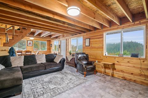 Tiny photo for 311 Grays Creek Road, Grants Pass, OR 97527 (MLS # 220211998)