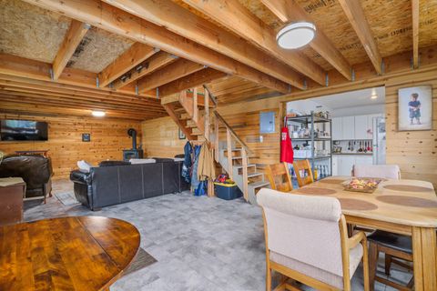 Tiny photo for 311 Grays Creek Road, Grants Pass, OR 97527 (MLS # 220211998)