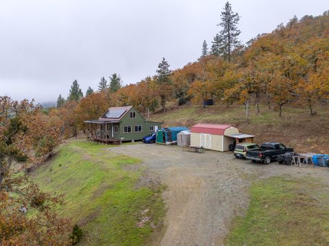 Tiny photo for 311 Grays Creek Road, Grants Pass, OR 97527 (MLS # 220211998)