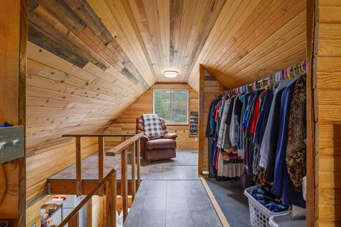 Tiny photo for 311 Grays Creek Road, Grants Pass, OR 97527 (MLS # 220211998)