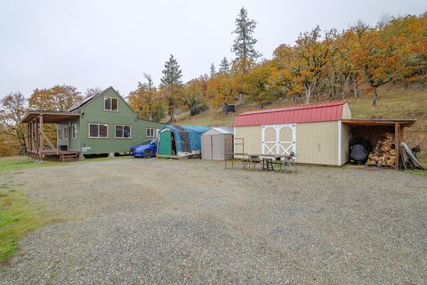 Tiny photo for 311 Grays Creek Road, Grants Pass, OR 97527 (MLS # 220211998)