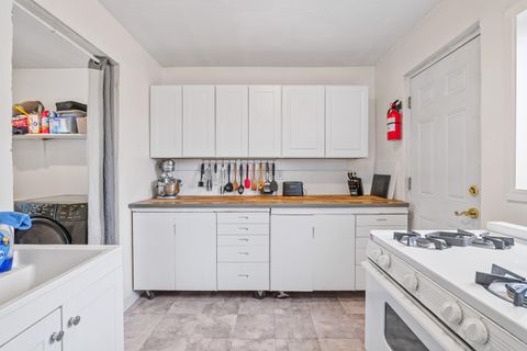 Tiny photo for 311 Grays Creek Road, Grants Pass, OR 97527 (MLS # 220211998)