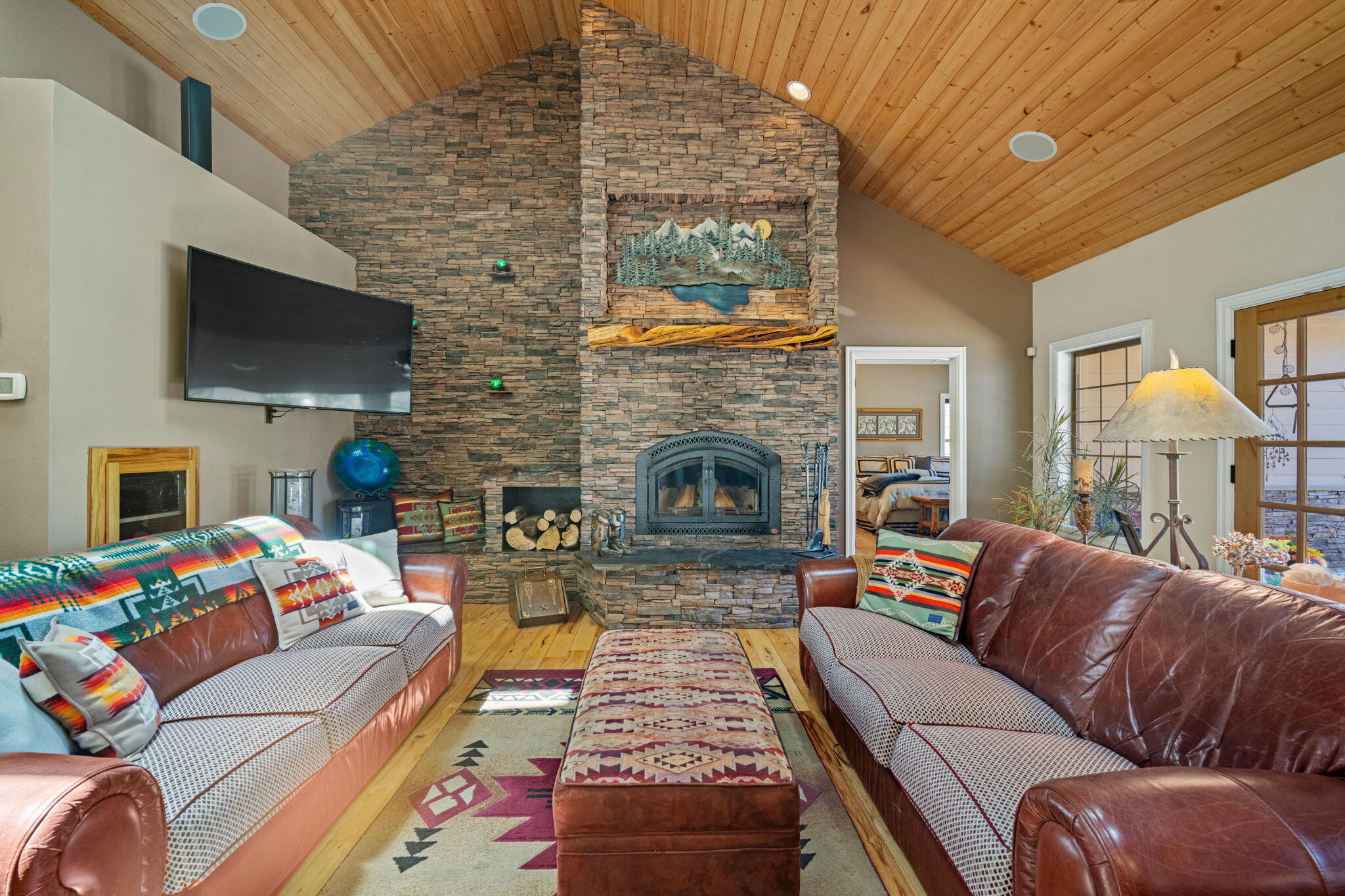 Pinewood Country Est - Residential