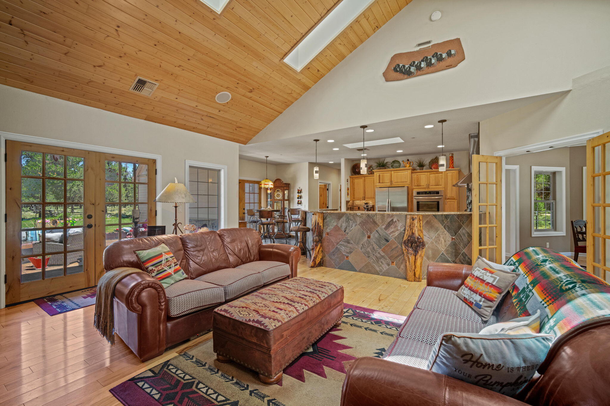 Pinewood Country Est - Residential