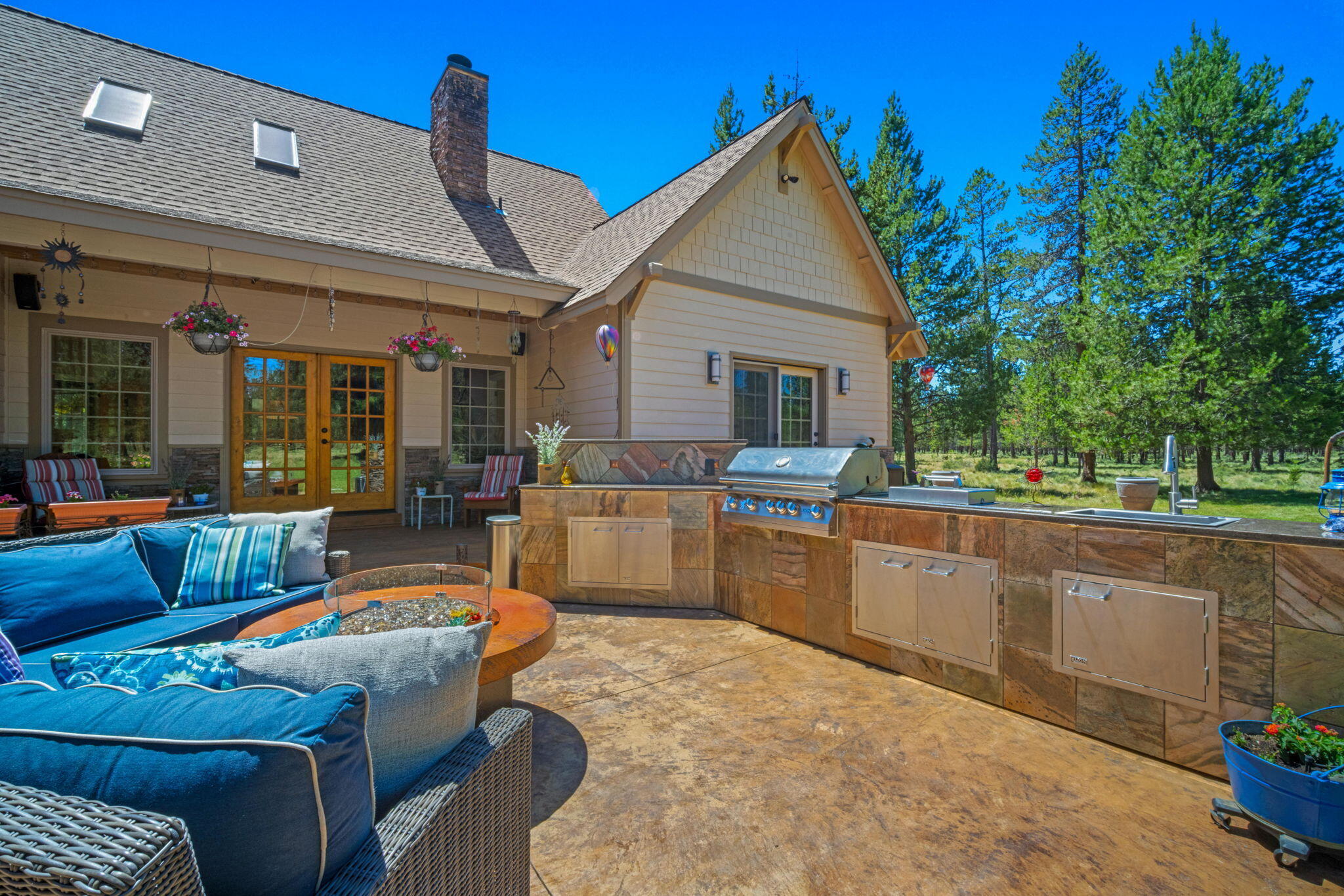 Pinewood Country Est - Residential