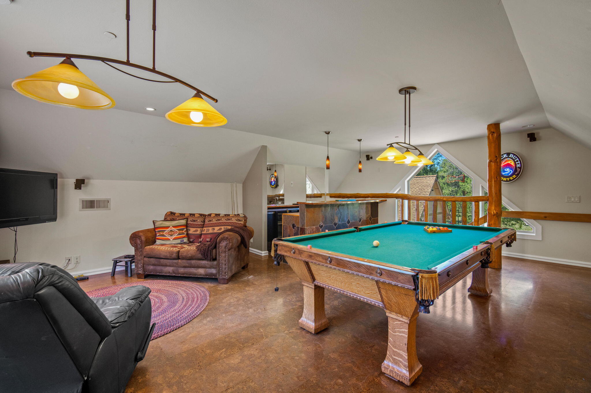 Pinewood Country Est - Residential