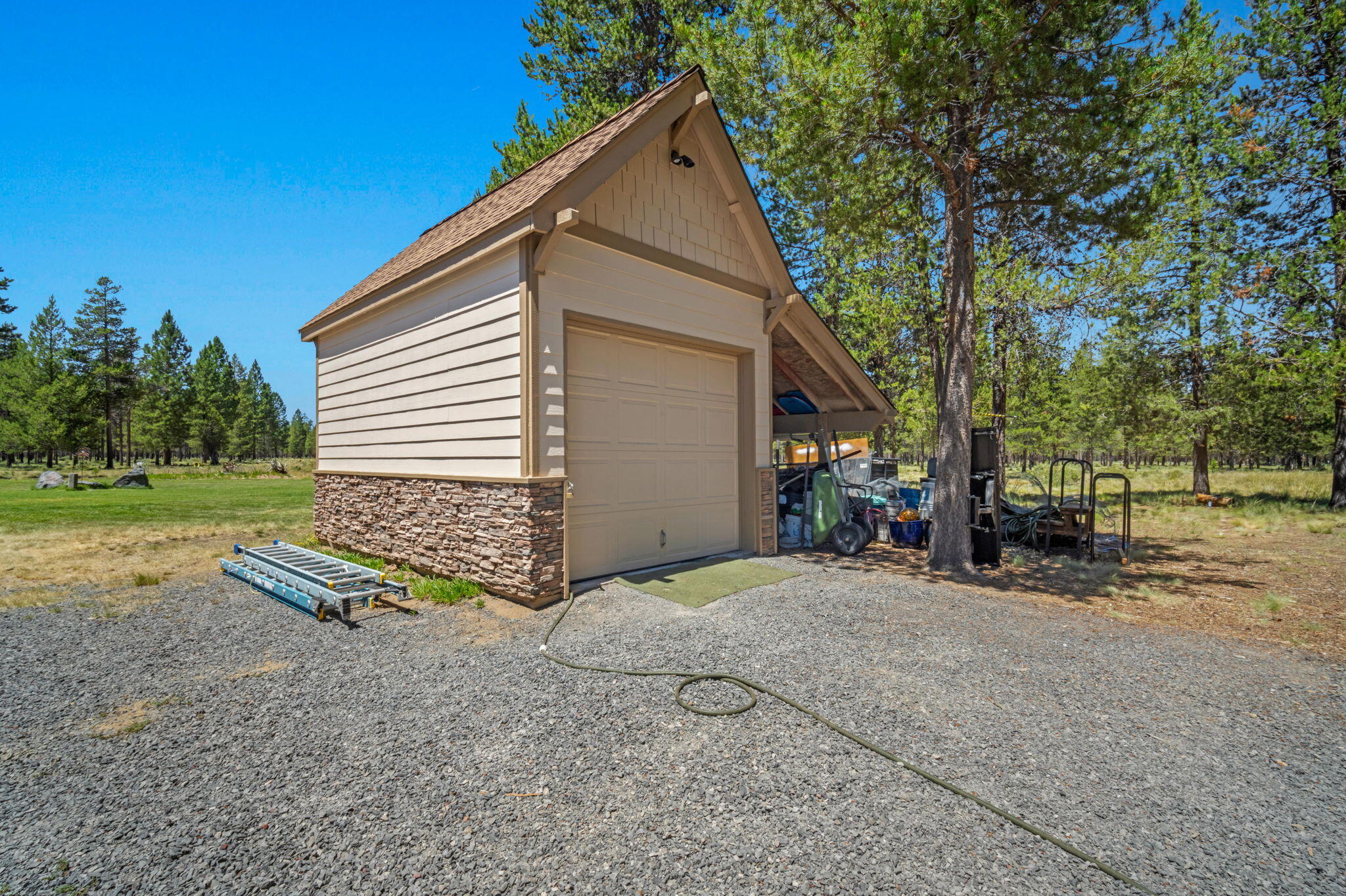 Pinewood Country Est - Residential